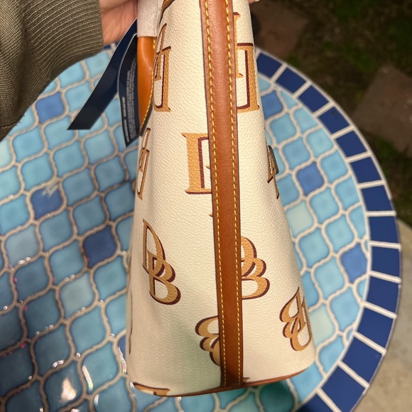 NWT Dooney & Bourke Monogram Tote - Picture 5 of 10